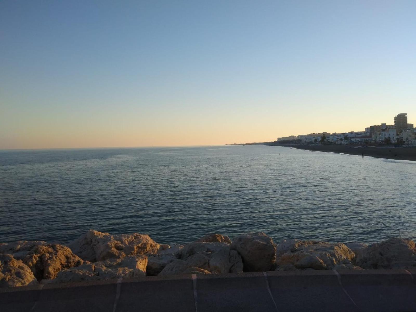 Apartamento Nuevo Roca Chica, Primera Linea Playa,torremolinos