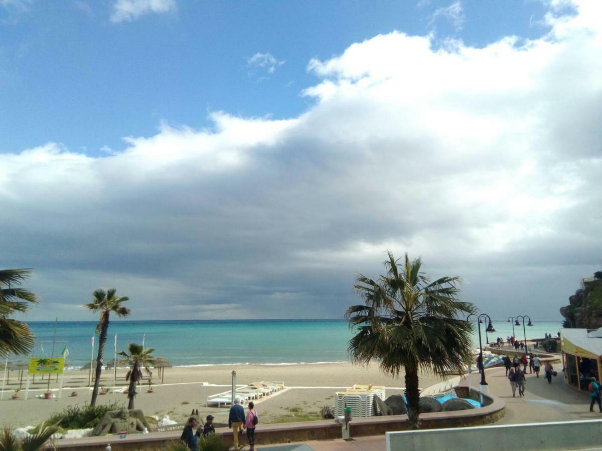 Apartamento Nuevo Roca Chica, Primera Linea Playa,torremolinos *